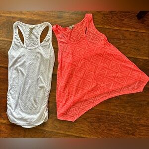 Set of 2- Women's Geometric Tank Tops - White and Coral size small